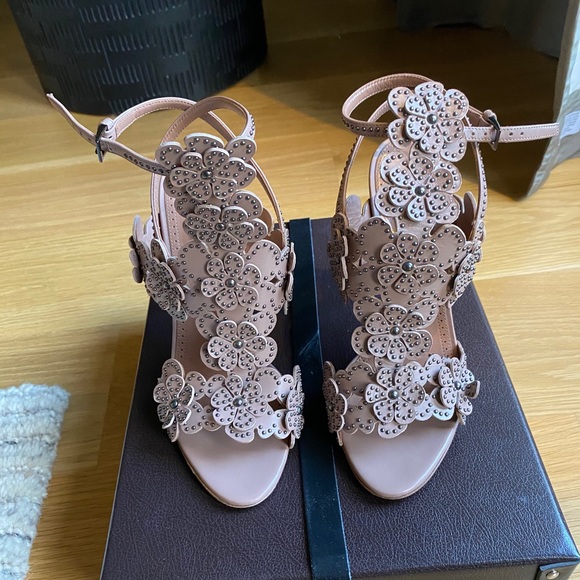Alaia Pointure Pink Nude Heels - Picture 3 of 10